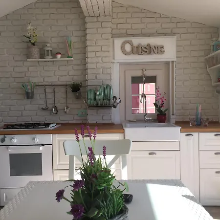 Chic & Beauty Bed and Breakfast 3*