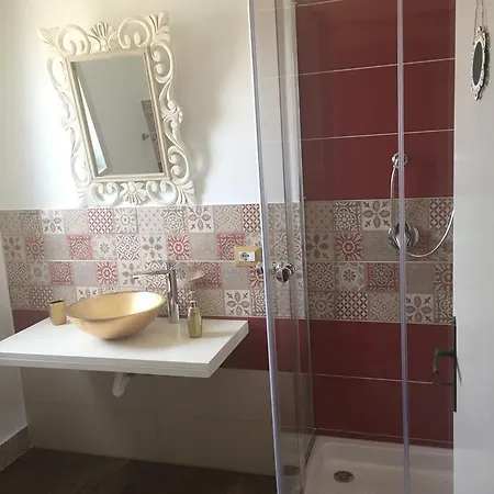 Chic & Beauty Bed and Breakfast 3*