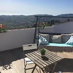 Bed & Breakfast Chic & Beauty